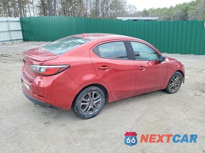 Trzecie zdjęcie samochodu z tyłu: 2019 TOYOTA YARIS LE VIN:3MYDLBYV1KY503521 - miniatura