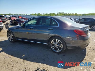 Drugie zdjęcie samochodu z przodu: 2015 MERCEDES-BENZ C 300 4MATIC VIN:55SWF4KB7FU091839 - miniatura