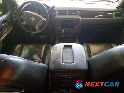 Zdjęcie 8 z 13 samochodu: 2009 GMC YUKON DENALI VIN:1GKFK03219R270319 - miniatura