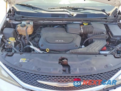 Zdjęcie 11 z 12 samochodu: 2017 CHRYSLER PACIFICA TOURING L VIN:2C4RC1BG8HR831391 - miniatura
