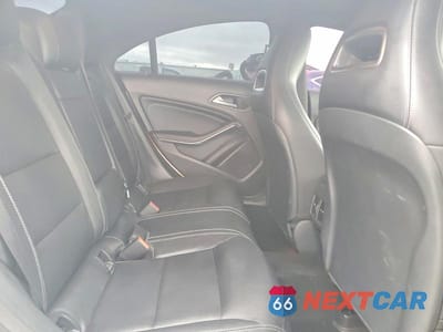Zdjęcie 10 z 12 samochodu: 2019 MERCEDES-BENZ CLA 250 VIN:WDDSJ4EB1KN724136 - miniatura