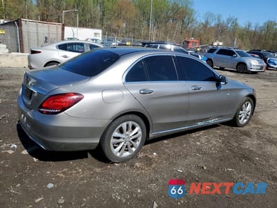 Trzecie zdjęcie samochodu z tyłu: 2019 MERCEDES-BENZ C 300 4MATIC VIN:55SWF8EB8KU299922 - miniatura