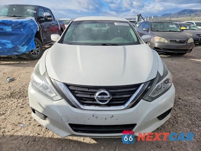 Piąte zdjęcie samochodu w środku: 2017 NISSAN ALTIMA 2.5 S VIN:1N4AL3AP0HN355876 - miniatura