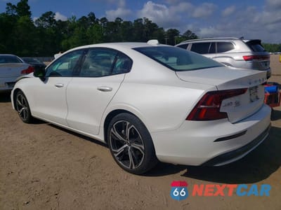 Drugie zdjęcie samochodu z przodu: 2024 VOLVO S60 CORE VIN:7JRL12TK0RG313218 - miniatura