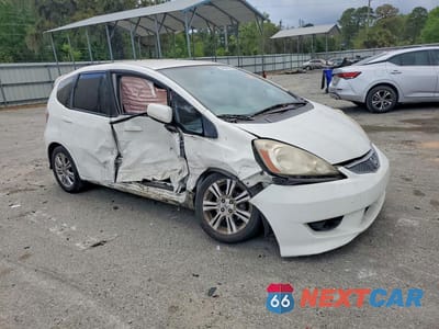 Czwarte zdjęcie samochodu z boku: 2010 HONDA FIT SPORT VIN:JHMGE8H4XAC030241 - miniatura