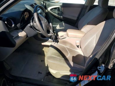 Zdjęcie 7 z 13 samochodu: 2008 TOYOTA RAV4 BASE VIN:JTMBD35V185180042 - miniatura