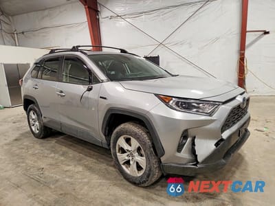 Czwarte zdjęcie samochodu z boku: 2021 TOYOTA RAV4 HYBRID XLE VIN:JTMRWRFV0MD128427 - miniatura