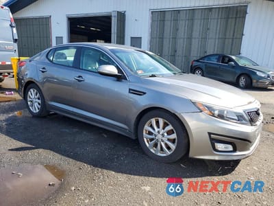 Czwarte zdjęcie samochodu z boku: 2015 KIA OPTIMA LX VIN:5XXGM4A70FG461647 - miniatura