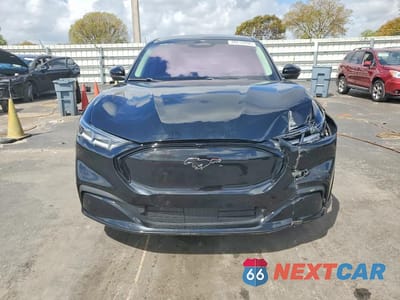 Piąte zdjęcie samochodu w środku: 2021 FORD MUSTANG MACH-E PREMIUM VIN:3FMTK3SU5MMA58497 - miniatura