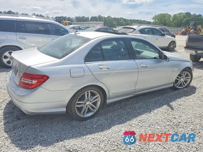 Trzecie zdjęcie samochodu z tyłu: 2012 MERCEDES-BENZ C 250 VIN:WDDGF4HBXCR210461 - miniatura