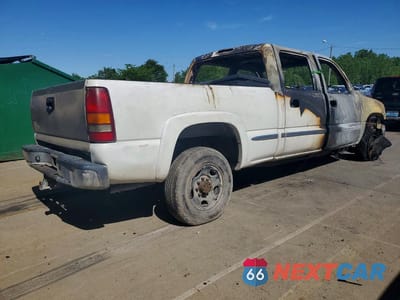 Trzecie zdjęcie samochodu z tyłu: 2002 GMC SIERRA C2500 HEAVY DUTY VIN:1GTHC23U02F172212 - miniatura