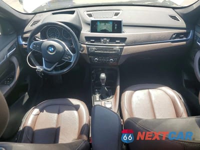 Zdjęcie 8 z 13 samochodu: 2016 BMW X1 XDRIVE28I VIN:WBXHT3C35GP880604 - miniatura