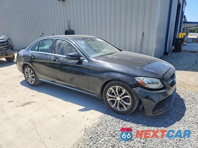 Czwarte zdjęcie samochodu z boku: 2016 MERCEDES-BENZ C 300 VIN:55SWF4JB4GU100421 - miniatura