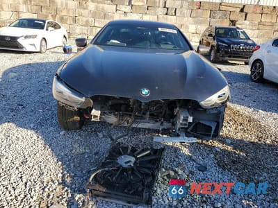 Piąte zdjęcie samochodu w środku: 2022 BMW M850XI VIN:WBAGV8C02NCK08667 - miniatura