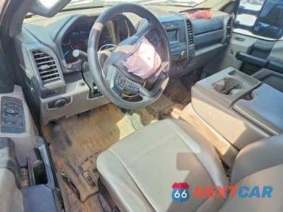Zdjęcie 8 z 12 samochodu: 2019 FORD F550 SUPER DUTY VIN:1FD0X5HTXKEC44943 - miniatura