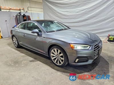 Czwarte zdjęcie samochodu z boku: 2018 AUDI A5 PREMIUM PLUS VIN:WAUPNAF59JA010558 - miniatura