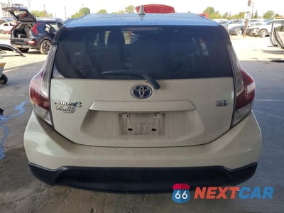 Zdjęcie 6 z 13 samochodu: 2017 TOYOTA PRIUS C THREE VIN:JTDKDTB31H1593024 - miniatura