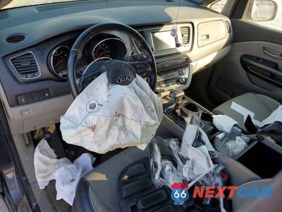 Zdjęcie 8 z 14 samochodu: 2017 KIA SEDONA LX VIN:KNDMB5C16H6336869 - miniatura