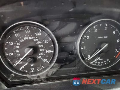 Zdjęcie 9 z 12 samochodu: 2015 BMW X1 XDRIVE28I VIN:WBAVL1C50FVY27001 - miniatura
