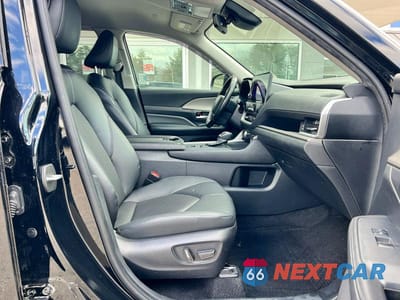 Piąte zdjęcie samochodu w środku: 2024 TOYOTA GRAND HIGHLANDER HYBRID XLE VIN:5TDACAB5XRS005369 - miniatura