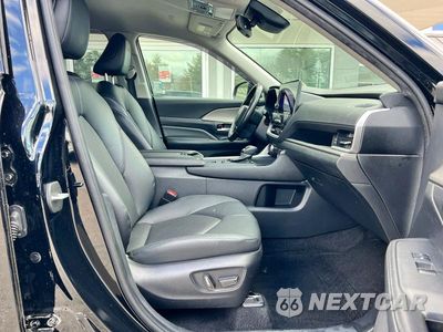 Piąte zdjęcie samochodu w środku: 2024 TOYOTA GRAND HIGHLANDER HYBRID XLE VIN:5TDACAB5XRS005369 - miniatura