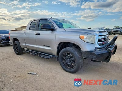 Czwarte zdjęcie samochodu z boku: 2016 TOYOTA TUNDRA SR5 VIN:5TFRM5F13GX105951 - miniatura