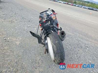 Czwarte zdjęcie samochodu z boku: 2018 SUZUKI GSX-R750 VIN:JS1GR7MAXJ2101269 - miniatura