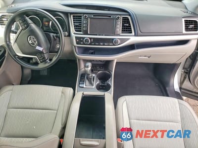 Zdjęcie 8 z 12 samochodu: 2018 TOYOTA HIGHLANDER LE PLUS VIN:5TDBZRFH7JS870472 - miniatura