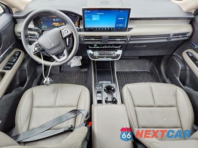 Zdjęcie 8 z 14 samochodu: 2025 LINCOLN CORSAIR PREMIERE VIN:5LMCJ1DA1SUL23836 - miniatura