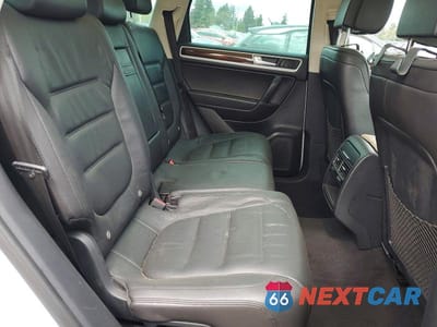Zdjęcie 11 z 13 samochodu: 2016 VOLKSWAGEN TOUAREG LUXURY 3.6L VIN:WVGEF9BP9GD010835 - miniatura