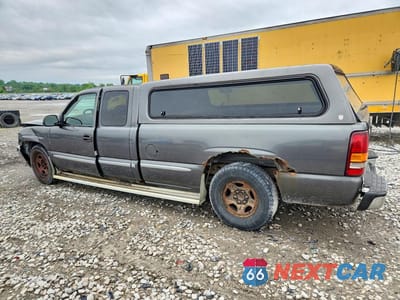 Drugie zdjęcie samochodu z przodu: 2001 GMC NEW SIERRA C1500 VIN:1GTEC19T61E185398 - miniatura