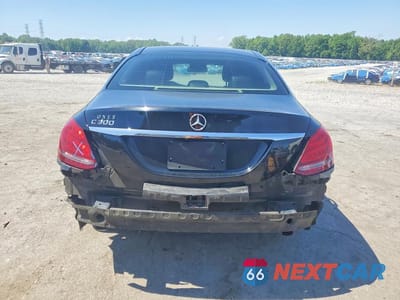 Zdjęcie 6 z 12 samochodu: 2015 MERCEDES-BENZ C 300 VIN:55SWF4JB1FU043819 - miniatura