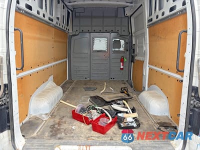 Zdjęcie 11 z 13 samochodu: 2020 NISS NV 2500 HD SV VIN:1N6BF0LY9LN808991 - miniatura