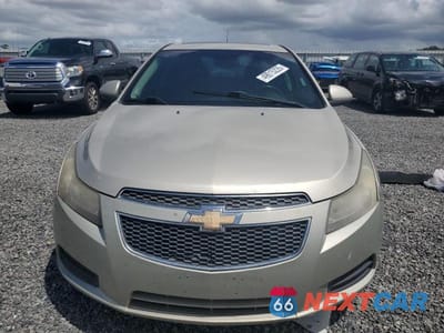 Piąte zdjęcie samochodu w środku: 2014 CHEVROLET CRUZE LT VIN:1G1PC5SB2E7446840 - miniatura