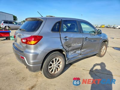 Trzecie zdjęcie samochodu z tyłu: 2011 MITSUBISHI OUTLANDER SPORT ES VIN:JA4AP3AU3BZ010338 - miniatura