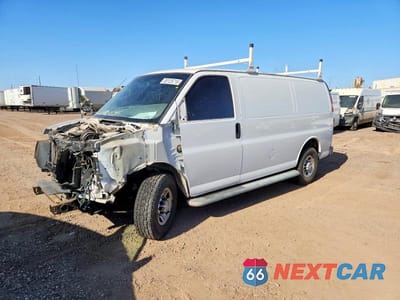 Drugie zdjęcie samochodu z przodu: 2018 CHEVROLET EXPRESS G2500 DELIVERY VAN VIN:1GCWGAFG1J1908825 - miniatura