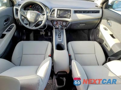 Zdjęcie 8 z 13 samochodu: 2019 HONDA HR-V LX VIN:3CZRU6H32KG731972 - miniatura