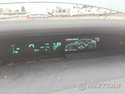 Zdjęcie 9 z 12 samochodu: 2014 TOYOTA PRIUS THREE VIN:JTDKN3DU1E1790337 - miniatura