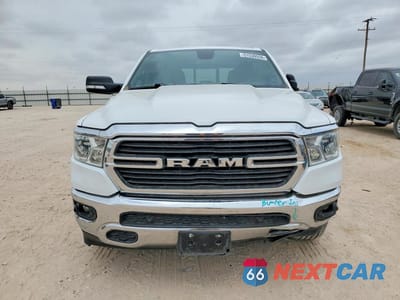 Piąte zdjęcie samochodu w środku: 2021 RAM 1500 BIG HORN VIN:1C6RREFTXMN708204 - miniatura