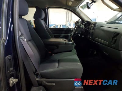 Zdjęcie 7 z 12 samochodu: 2011 CHEVROLET SILVERADO C1500 LT VIN:1GCRCSE01BZ143816 - miniatura