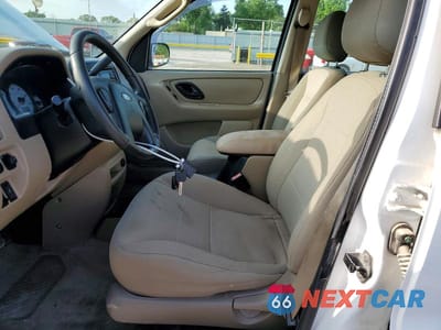 Zdjęcie 7 z 12 samochodu: 2003 FORD ESCAPE XLS VIN:1FMYU92143KE05753 - miniatura