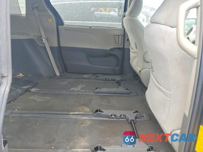 Zdjęcie 11 z 13 samochodu: 2011 TOYOTA SIENNA LE 7-PASSENGER VIN:5TDJK3DC2BS006046 - miniatura