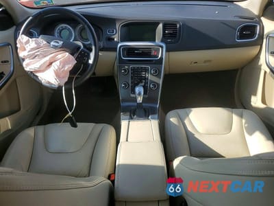 Zdjęcie 8 z 12 samochodu: 2013 VOLVO S60 T5 VIN:YV1612FHXD2210352 - miniatura
