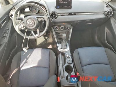 Zdjęcie 8 z 12 samochodu: 2019 TOYOTA YARIS LE VIN:3MYDLBYV0KY509780 - miniatura