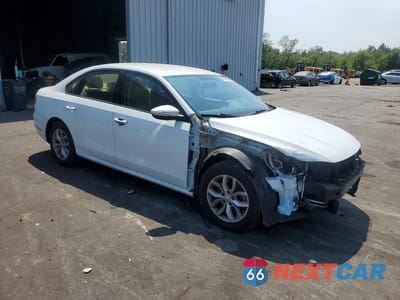Czwarte zdjęcie samochodu z boku: 2018 VOLKSWAGEN PASSAT S VIN:1VWAA7A34JC021708 - miniatura