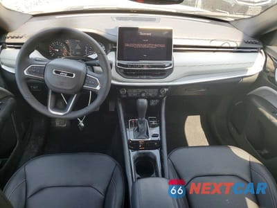Zdjęcie 8 z 13 samochodu: 2025 JEEP COMPASS LIMITED VIN:3C4NJDCN9ST620210 - miniatura