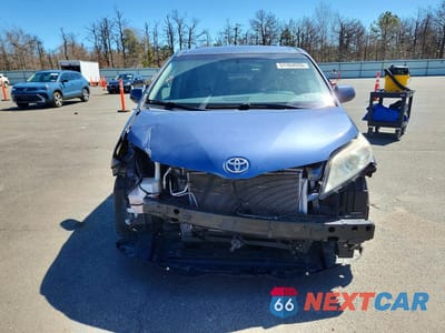 Piąte zdjęcie samochodu w środku: 2015 TOYOTA SIENNA LE VIN:5TDKK3DC1FS671045 - miniatura