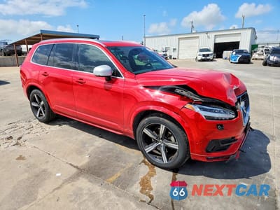 Czwarte zdjęcie samochodu z boku: 2016 VOLVO XC90 T6 VIN:YV4A22PM6G1081669 - miniatura