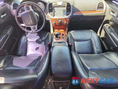 Zdjęcie 8 z 11 samochodu: 2014 CHRYSLER 300 VIN:2C3CCARG0EH384928 - miniatura