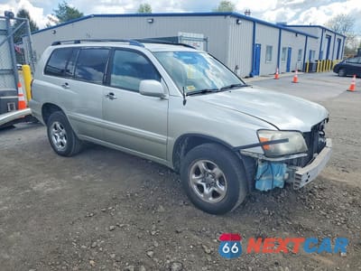 Czwarte zdjęcie samochodu z boku: 2004 TOYOTA HIGHLANDER BASE VIN:JTEGD21A040104575 - miniatura